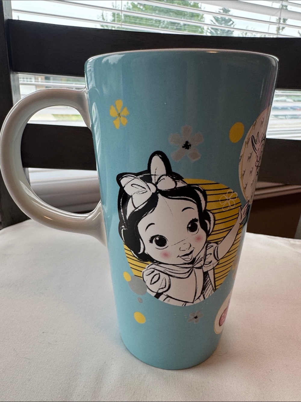 Disney Animators Collection Snow White Mug - Picture 3 of 6